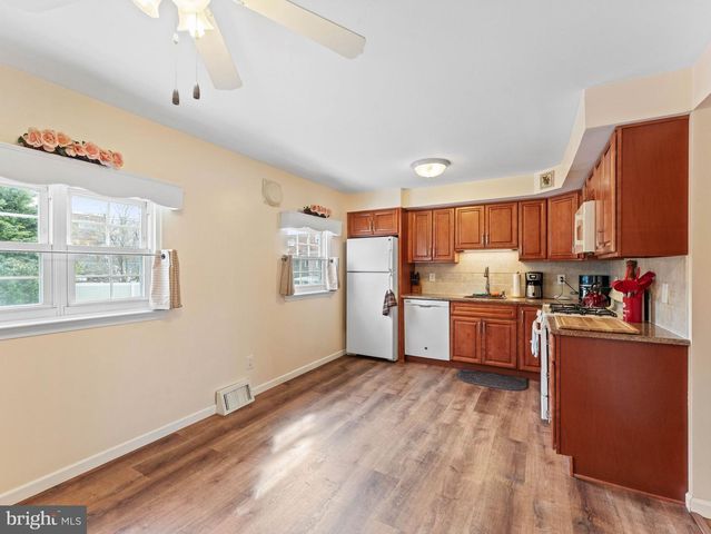 3327 KAYFORD CIR, Philadelphia, PA 19114