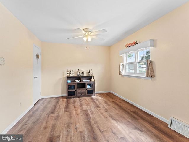 3327 KAYFORD CIR, Philadelphia, PA 19114