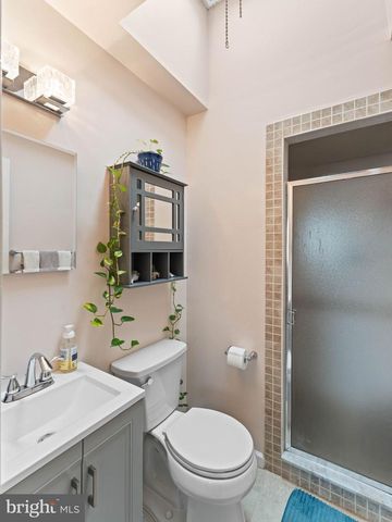 3327 KAYFORD CIR, Philadelphia, PA 19114