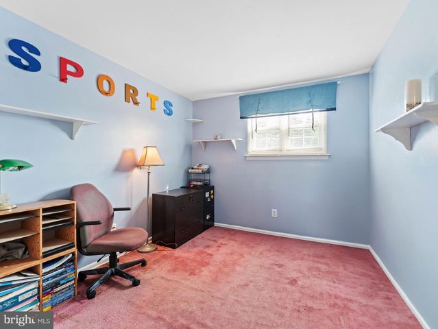 3327 KAYFORD CIR, Philadelphia, PA 19114