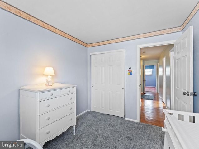 3327 KAYFORD CIR, Philadelphia, PA 19114