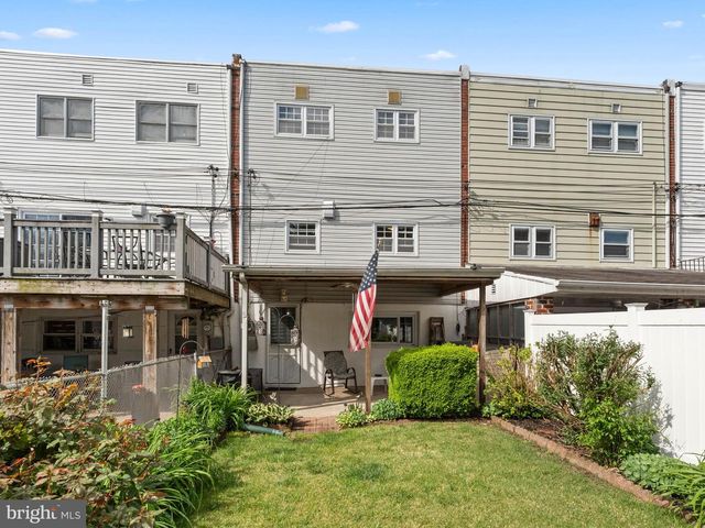 3327 KAYFORD CIR, Philadelphia, PA 19114