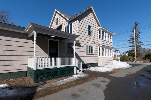 40 Clark St, Easthampton, MA 01027