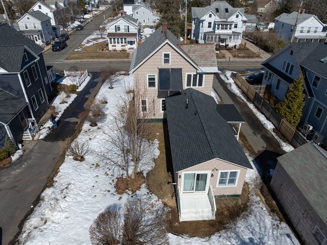 40 Clark St, Easthampton, MA 01027