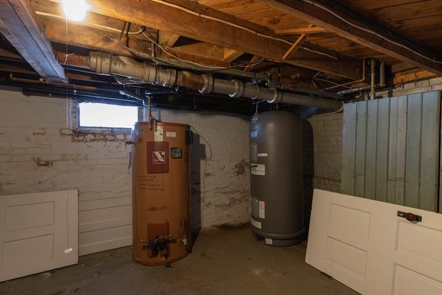 40 Clark St, Easthampton, MA 01027