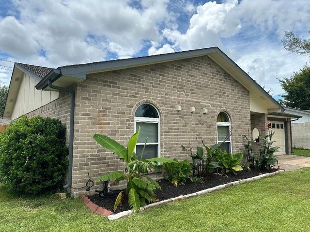 18147 Tall Cypress Drive, Spring, TX 77388