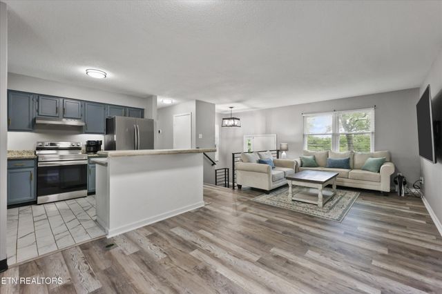 1717 Penwood Drive, Knoxville, TN 37922