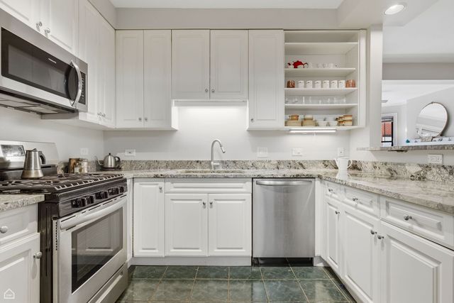 7639 N Eastlake Terrace 2B, Chicago, IL 60626