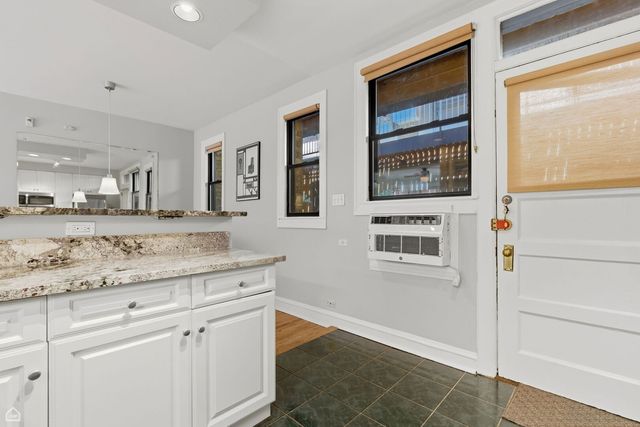 7639 N Eastlake Terrace 2B, Chicago, IL 60626