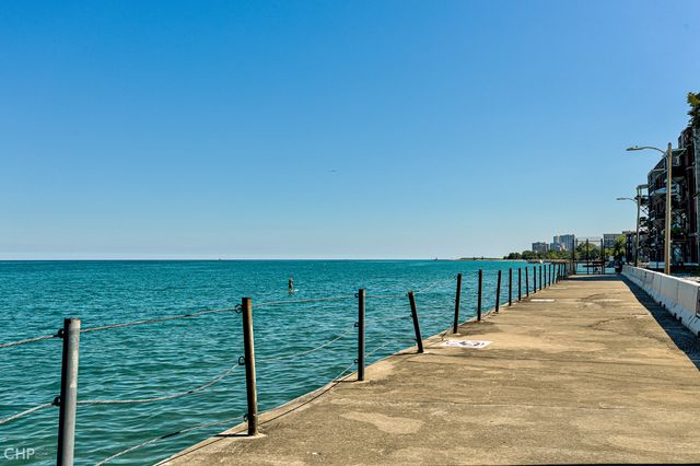 7639 N Eastlake Terrace 2B, Chicago, IL 60626