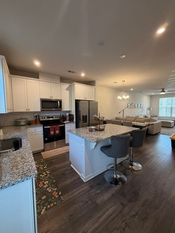 615 Old Hickory Blvd Apt 707, Nashville, TN 37209