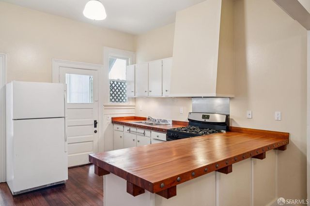 250 Coleridge Street B, San Francisco, CA 94110