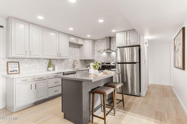 843 N JAY Street, Chandler, AZ 85225