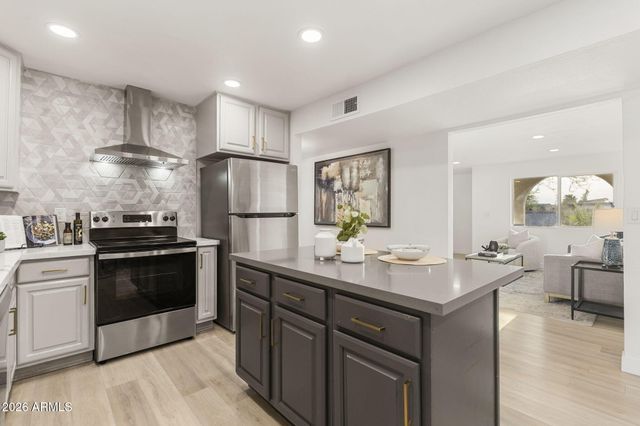 843 N JAY Street, Chandler, AZ 85225