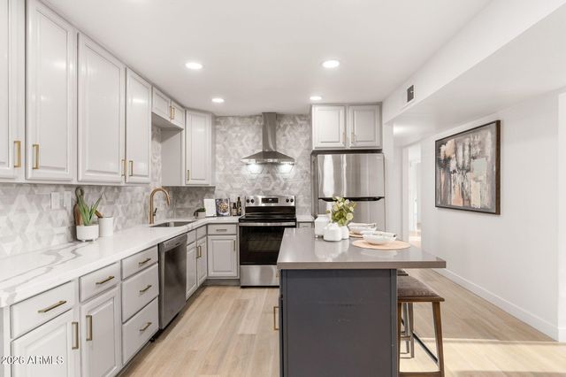 843 N JAY Street, Chandler, AZ 85225