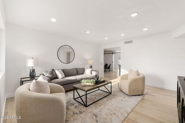 843 N JAY Street, Chandler, AZ 85225