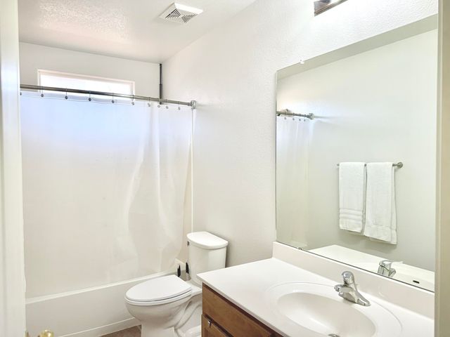 8915 Violet Orchid Trail SW, Albuquerque, NM 87121