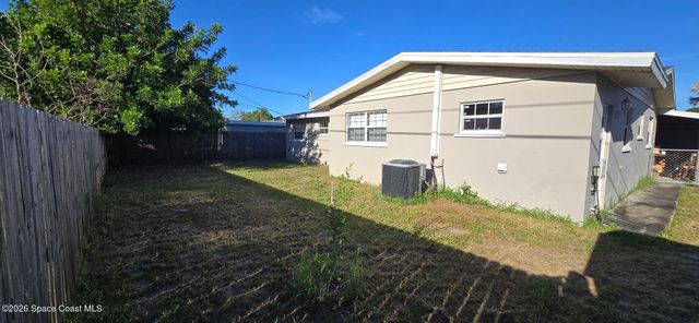 581 Oxford Avenue, Melbourne, FL 32935