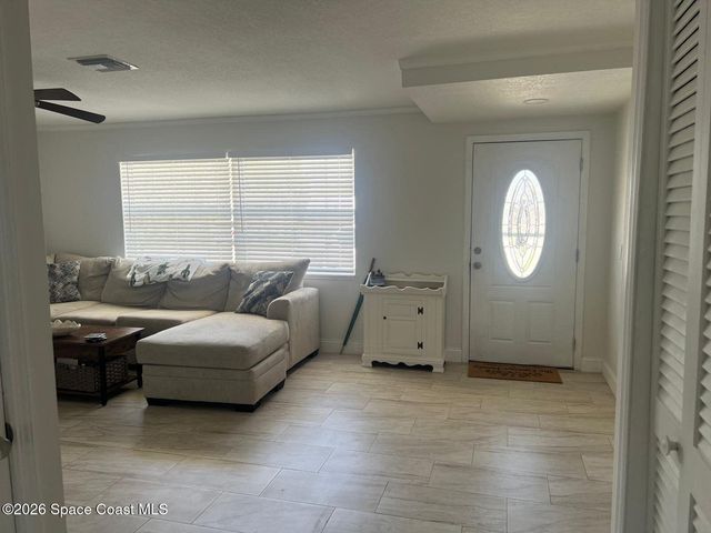 581 Oxford Avenue, Melbourne, FL 32935