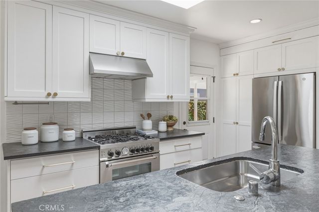 2002 Curtis Avenue, Redondo Beach, CA 90278