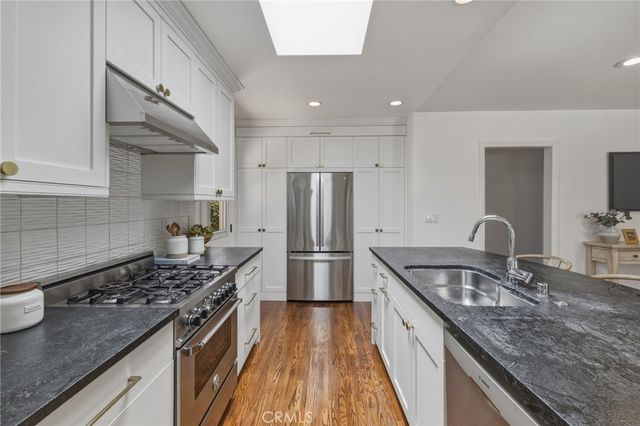 2002 Curtis Avenue, Redondo Beach, CA 90278