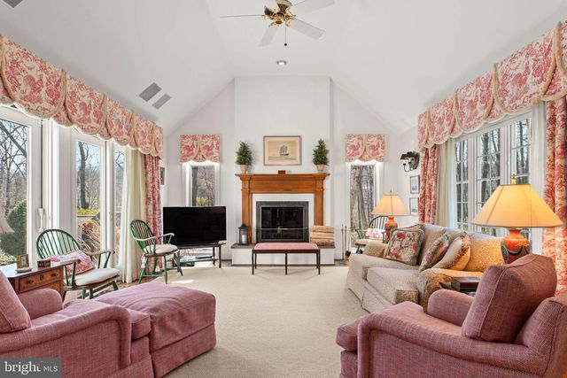 1244 DENBIGH LN, Wayne, PA 19087