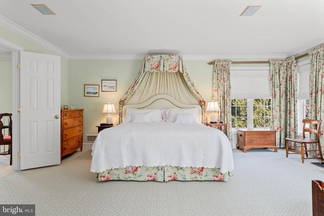 1244 DENBIGH LN, Wayne, PA 19087