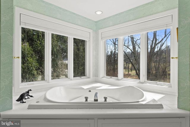 1244 DENBIGH LN, Wayne, PA 19087