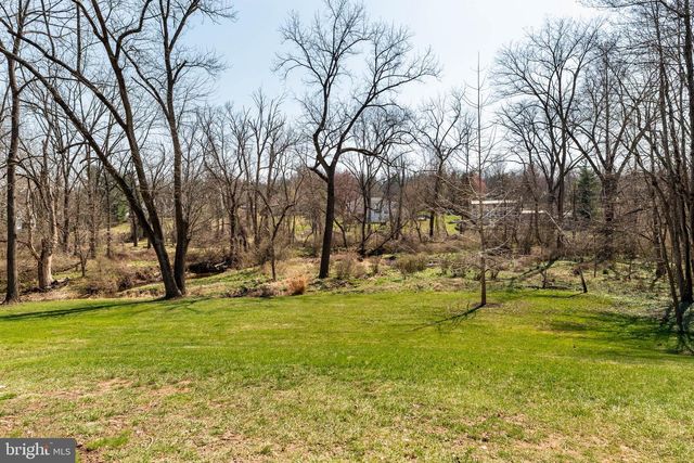 1244 DENBIGH LN, Wayne, PA 19087