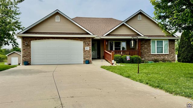 3611 NW Sterling Chase CT, Topeka, KS 66618