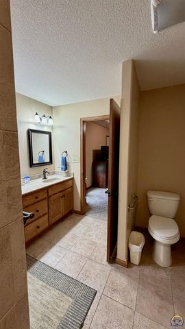 3611 NW Sterling Chase CT, Topeka, KS 66618