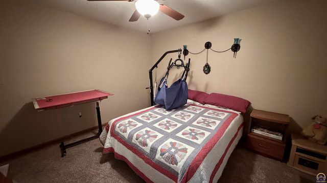 3611 NW Sterling Chase CT, Topeka, KS 66618