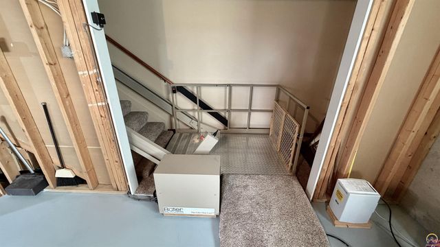 3611 NW Sterling Chase CT, Topeka, KS 66618