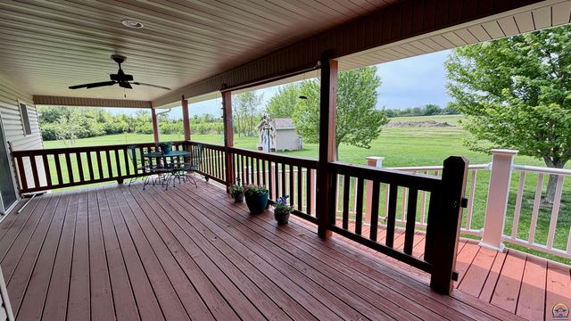 3611 NW Sterling Chase CT, Topeka, KS 66618