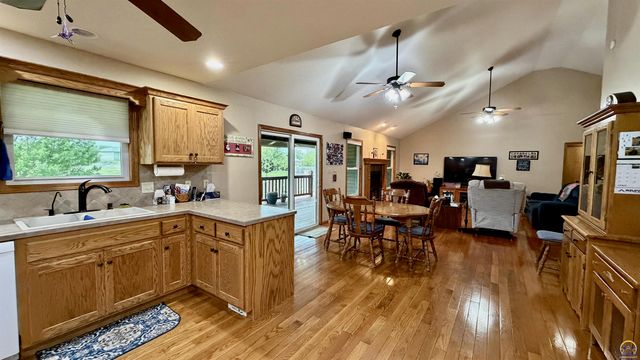 3611 NW Sterling Chase CT, Topeka, KS 66618