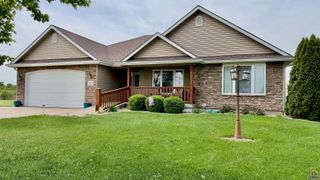 3611 NW Sterling Chase CT, Topeka, KS 66618