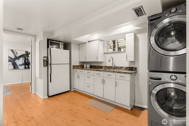 6708 39th Avenue SW, Seattle, WA 98136