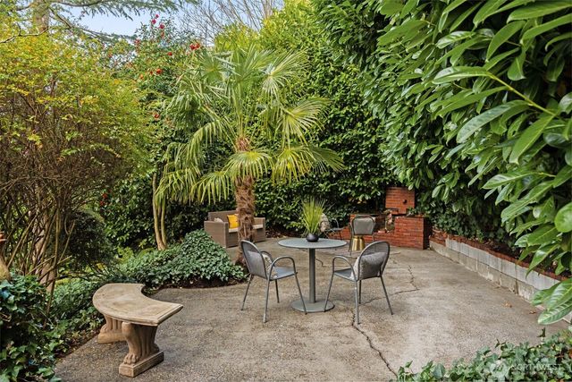 6708 39th Avenue SW, Seattle, WA 98136