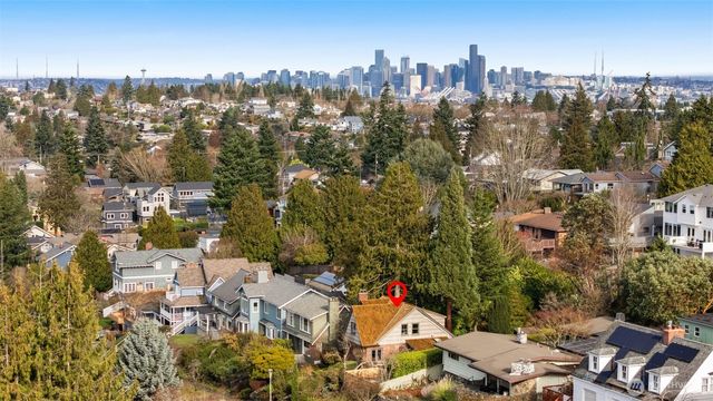 6708 39th Avenue SW, Seattle, WA 98136