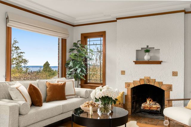 6708 39th Avenue SW, Seattle, WA 98136