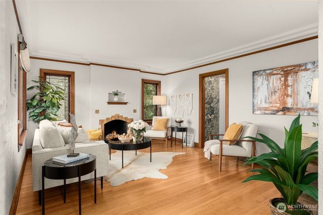 6708 39th Avenue SW, Seattle, WA 98136