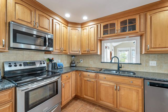 4 Viking Street, Hampton, NH 03842