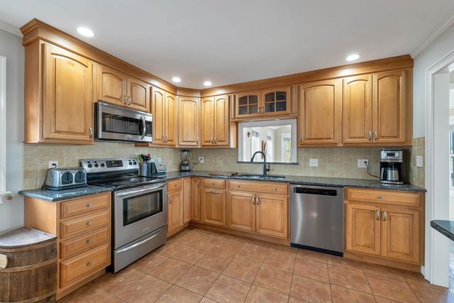 4 Viking Street, Hampton, NH 03842