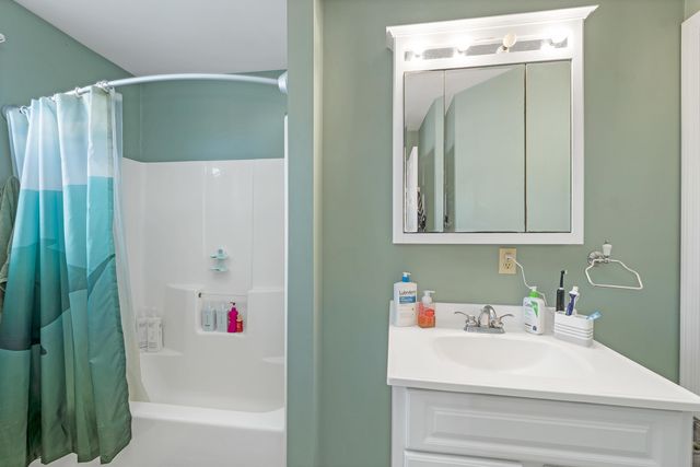 4 Viking Street, Hampton, NH 03842