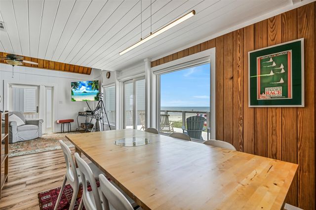 4227 Maison Rouge Court, Galveston, TX 77554
