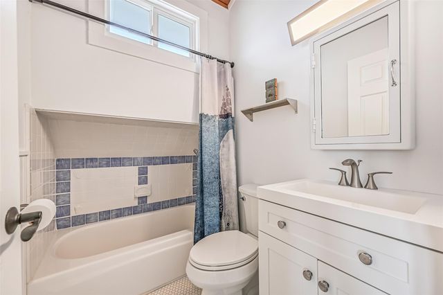 4227 Maison Rouge Court, Galveston, TX 77554
