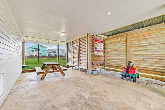 4227 Maison Rouge Court, Galveston, TX 77554