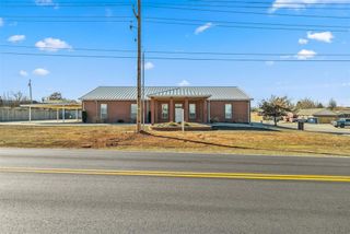 2402 S 29th Street, Chickasha, OK 73018
