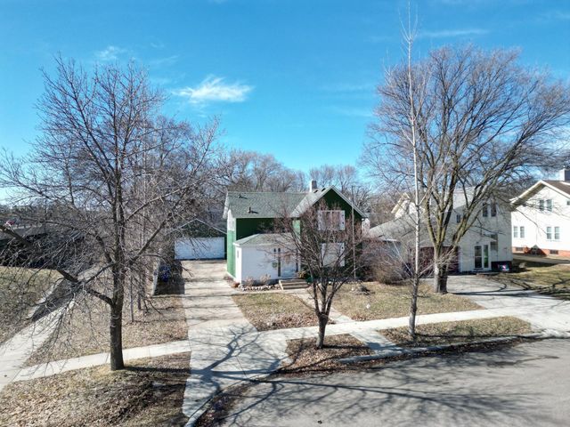 221 4th Avenue SE, Saint Cloud, MN 56304