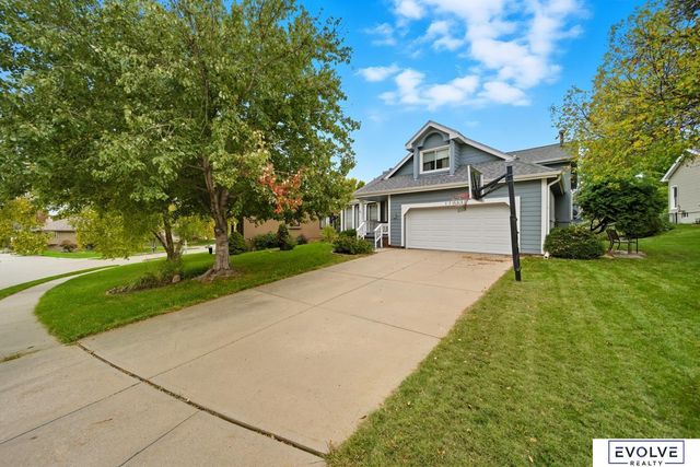 17023 Holmes Circle, Omaha, NE 68135